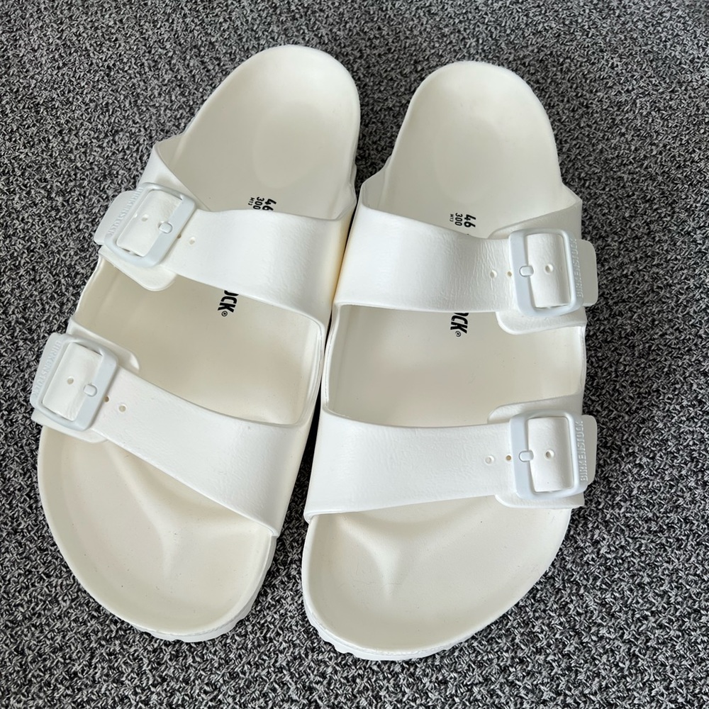 Mens Birkenstock Arizona Essentials sandals